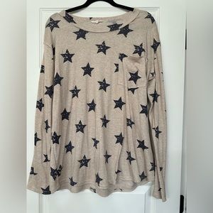 Easel brand long top.